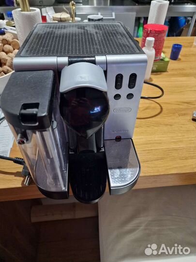 Капсульная кофемашина nespresso с капучинатором