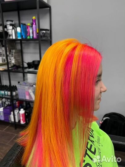 Модель на яркое окрашивание