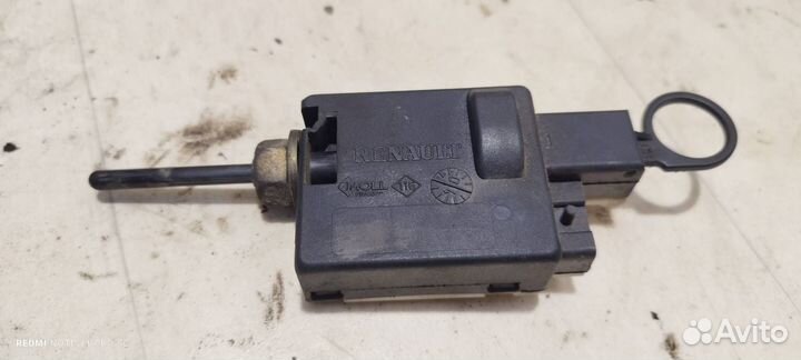 Замок лючка топливного бака Renault Scenic 2 JM1F