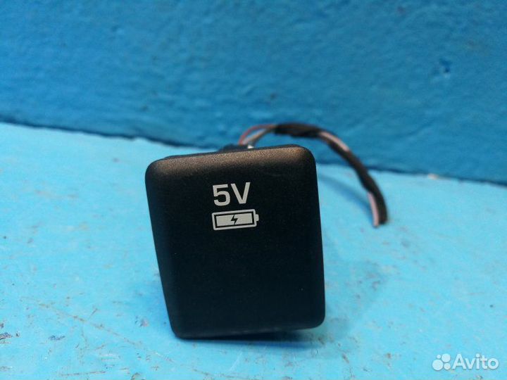 USB разъем Land Rover Discovery Sport L550 AJ200