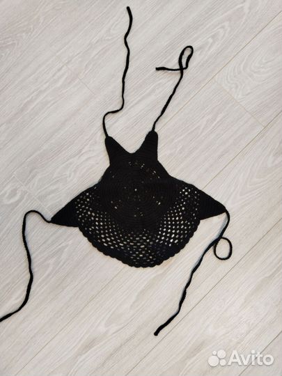 Вязанный топ с завязками