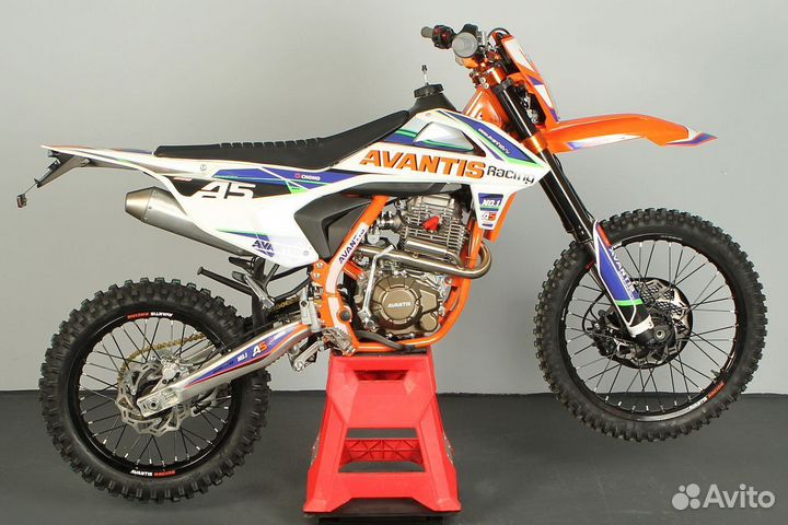 Мотоцикл Avantis a 5 lux