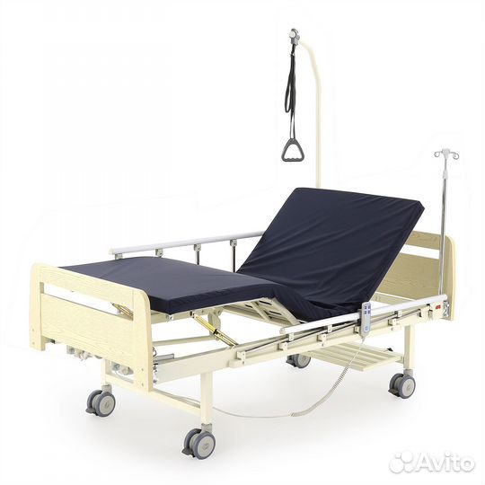 Кровать для лежачих больных с пультом