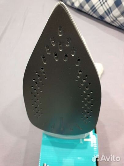 Утюг Scarlett SC-SI30P17, новый