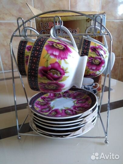 Фарфоровый чайный набор 