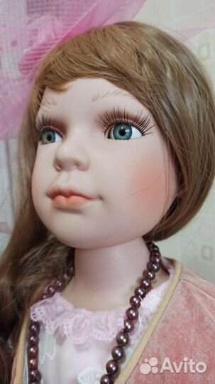 Кукла фарфоровая коллекционная