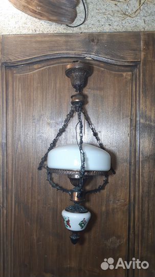 Настольные лампы и бра зик