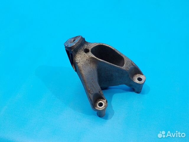 Кронштейн двигателя левый Audi A4 (B8) 2007-2015