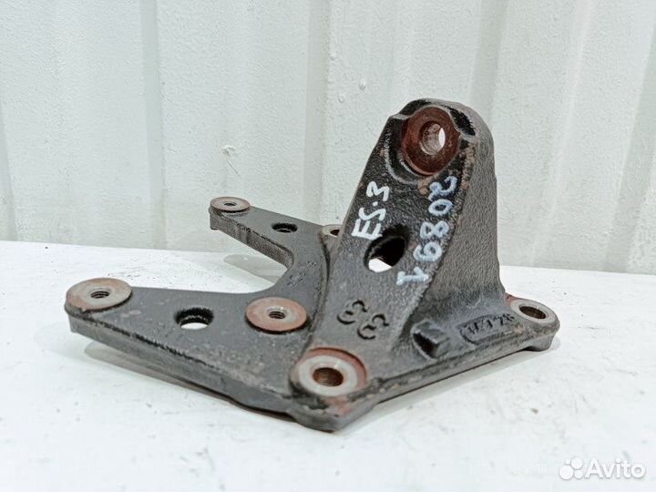 Кронштейн опоры двигателя передний Lexus Es250