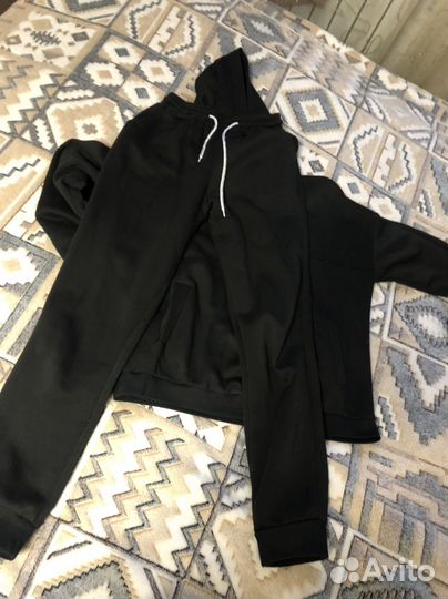 Спортивный костюм женский