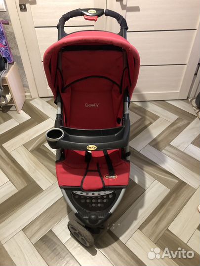 Прогулочная коляска