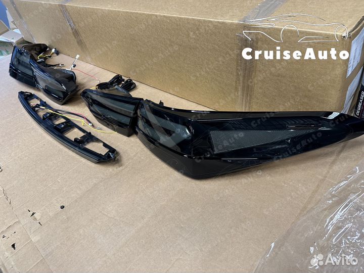 Черные бегающие фонари camry 70 LED задние