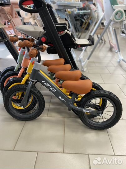 Беговел надувные колеса