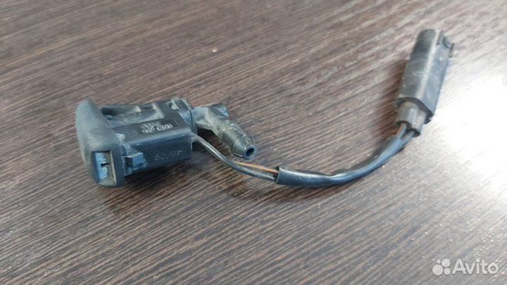 Форсунка омывателя лобового стекла Bmw X3 2.0D E83