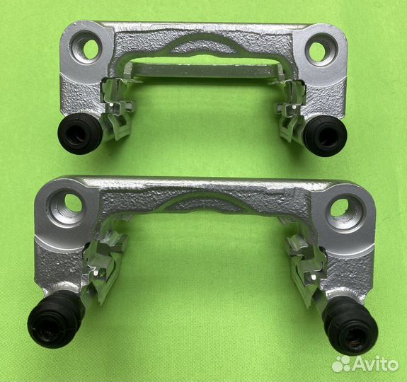 Nissan Infiniti задний тормозной суппорт