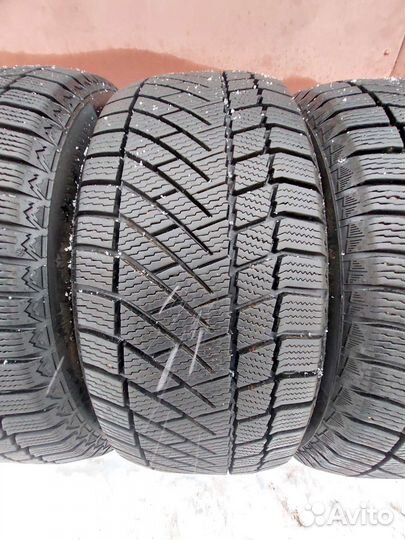 Continental ContiVikingContact 6 215/55 R17 98T