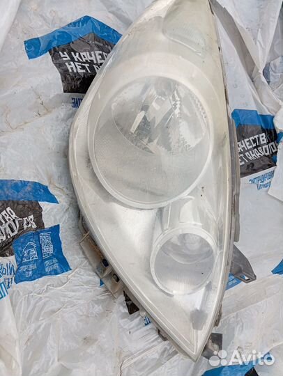 Фара на ниссан ноте