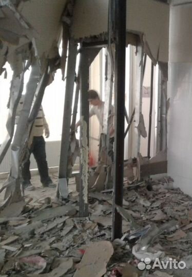 Демонтаж стен и перегородок ок