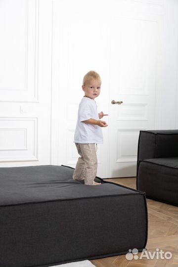 Диван прямои 4400х1700 мм