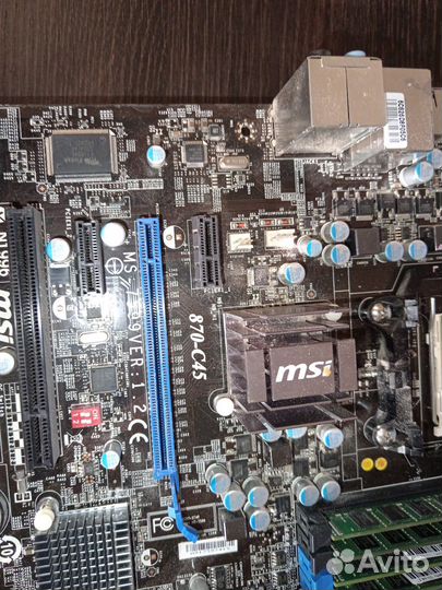 Материнская плата с процессором и памятью