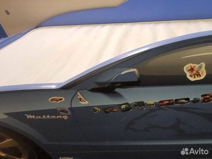 Детская кровать машинка с матрасом. Б/У