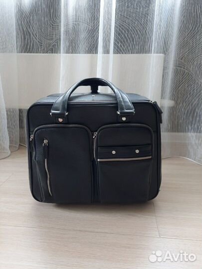 Дорожный чемодан