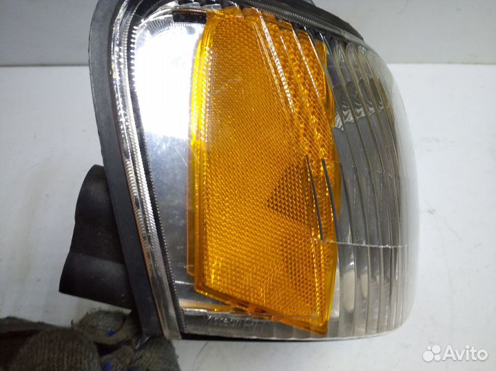 Правая фара Ford Escape 2001-2006