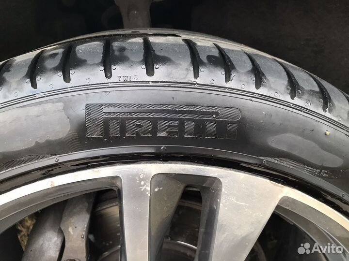 Pirelli P Zero 255/40 R19