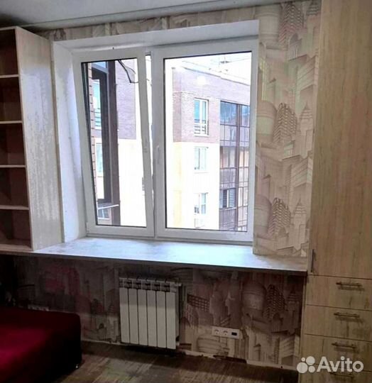 Рабочая зона в углу у окна