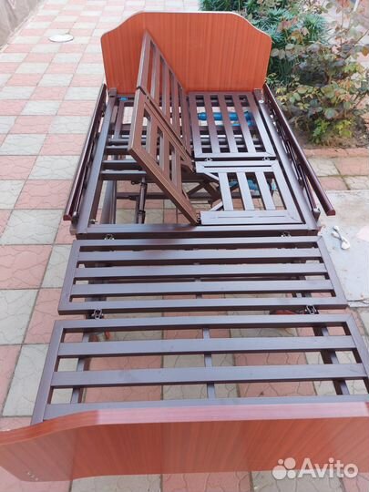 Кровать для лежачих больных с туалетом