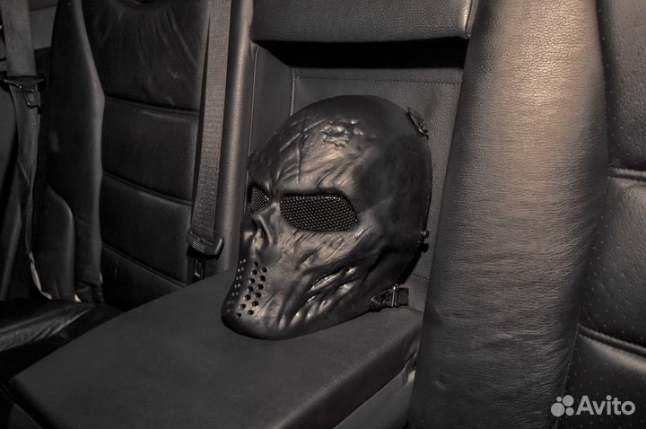 Маска череп черный матовый. шлем каска