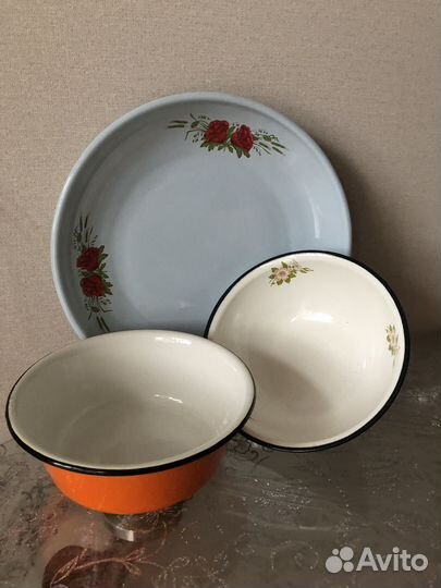 Кастрюля эмалированная