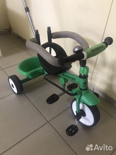 Детский велосипед трехколесный с ручкой