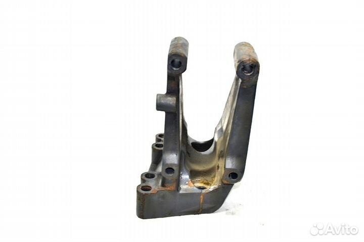 Кронштейн реактивной тяги, переднего моста, левый
