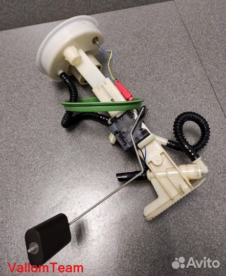 Лот X82 Датчик уровня топлива BMW X5 E70