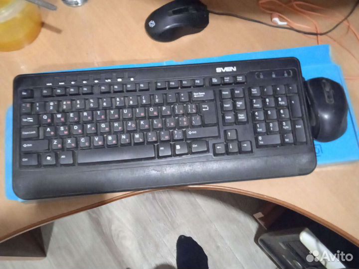 Беспроводная клавиатура и мышь (sven)