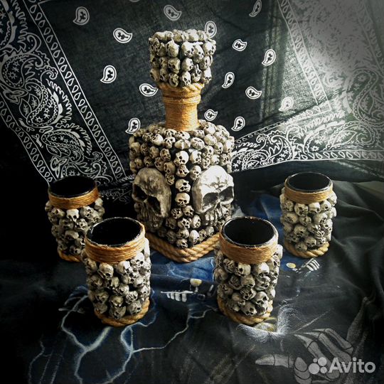 Графин Череп