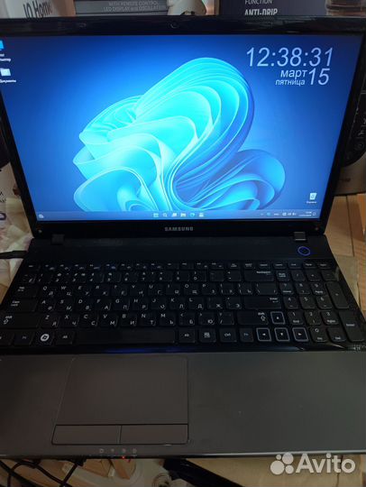Ноутбук Samsung NP300E5A Core i3-2350M SSD HDD
