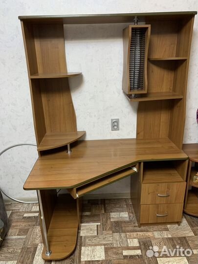 Компьютерный стол