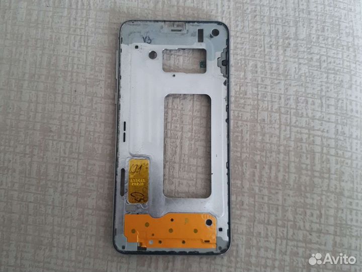 Рамка samsung s10e