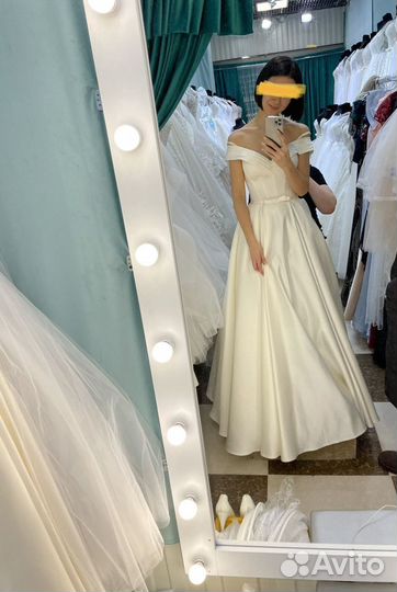 Свадебное платье 42-44 бу