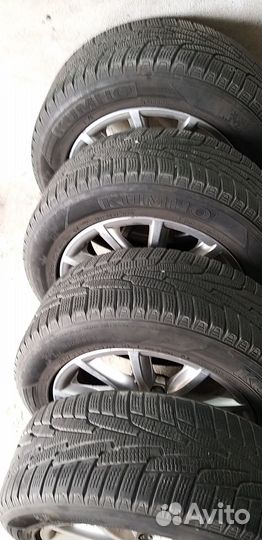 Kumho I'Zen KW31 215/55 R16