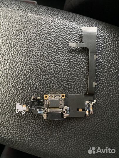 Нижний шлейф зарядки iPhone 11 pro с микрофоном