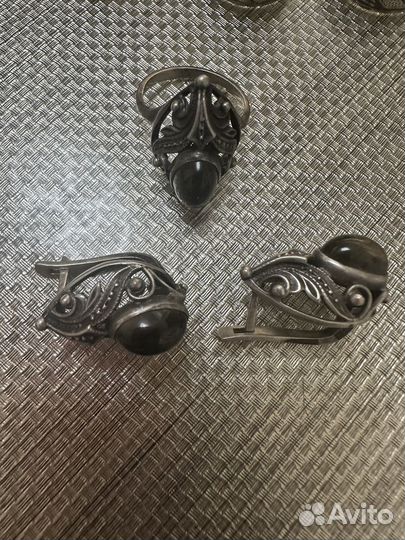 Серебряные колечки и серьги кулон на цепочке бусы