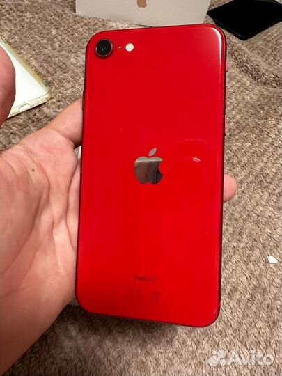 Телефон iPhone se 2020 64 gb