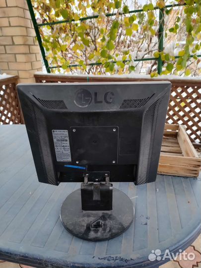 Монитор LG