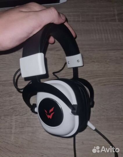 Наушники с микрофоном