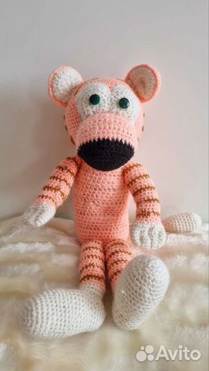 Вязаные игрушки Тигр и волк