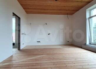 Дом 158 м² на участке 8 сот.