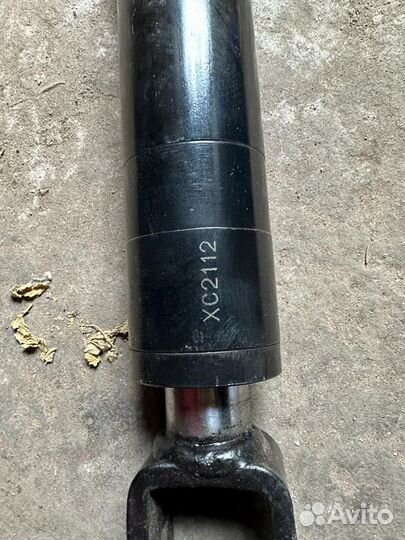 Цилиндр гидравлический на двухстоечный подъёмник